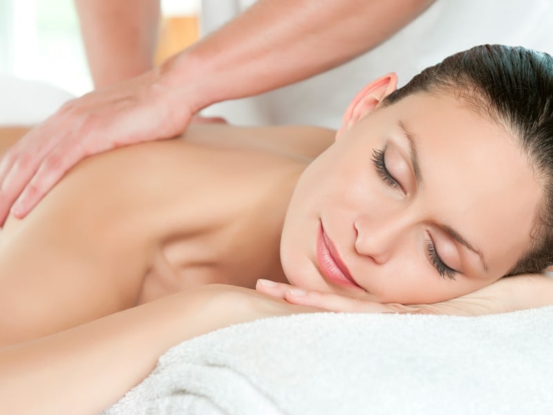 massage trị liệu cổ vai gáy