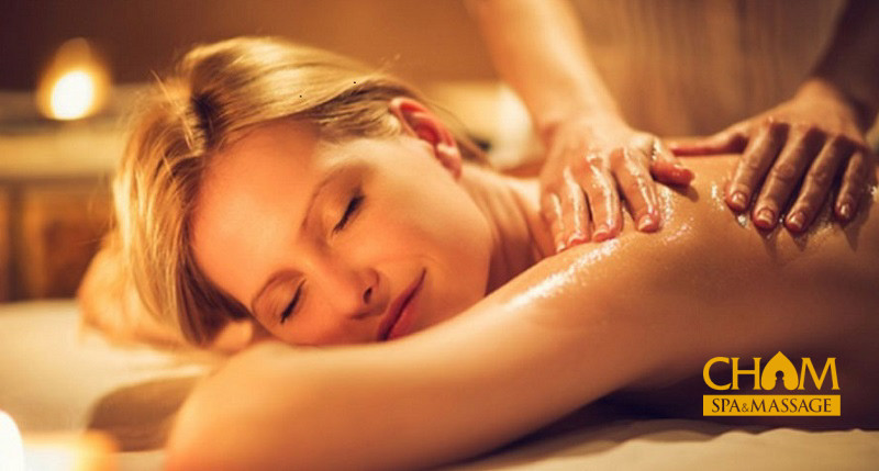 Massage tinh dầu hỗ trợ giảm cân Cham Spa & Massage