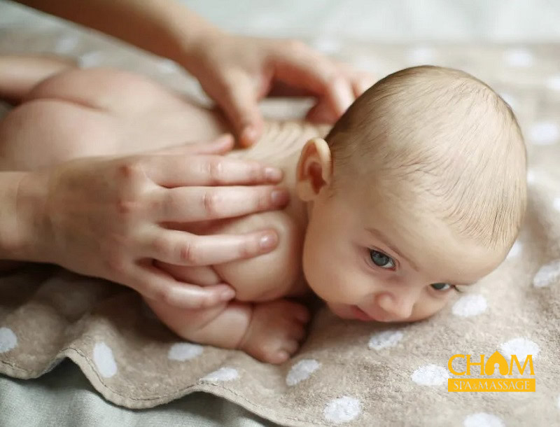 Thực hiện massage lưng đúng cách để mang lại hiệu quả tốt Cham Spa & Massage
