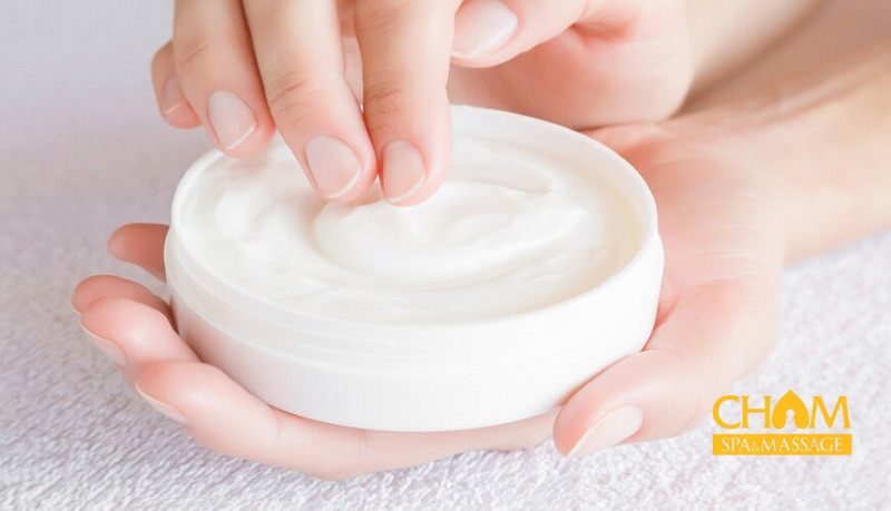 Cung cấp các dưỡng ẩm cho da đầy đủ Cham Spa & Massage