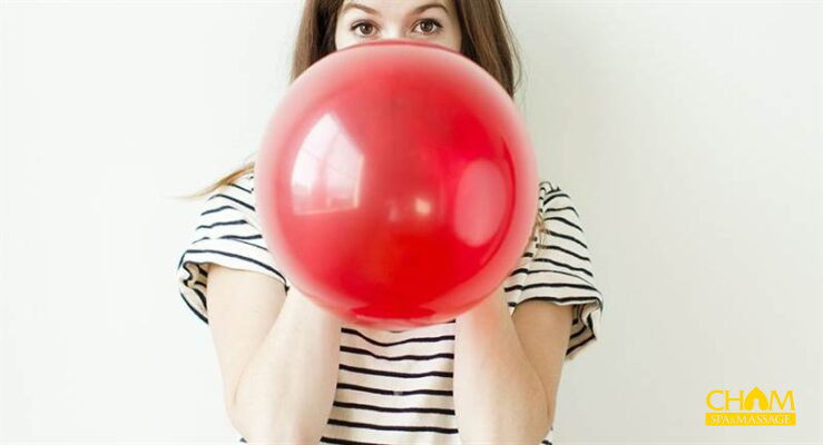 thổi bóng giúp xóa nọng cằm, tăng cường săn chắc hai bên má