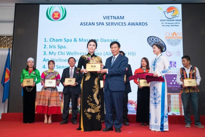 Hình ảnh nhận giải Top Spa Asian