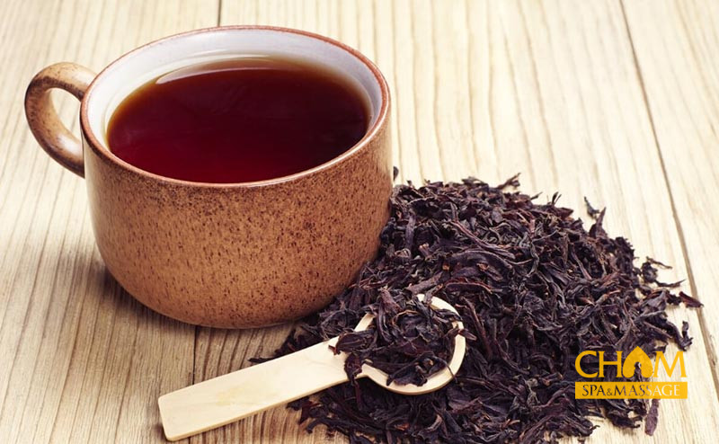 Trà đen mang lại nhiều công dụng tuyệt vời trong việc chữa bệnh mụn nước Cham Spa & Massage