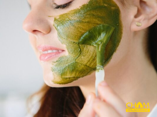 cách hết mụn ẩn với rau mồng tơi