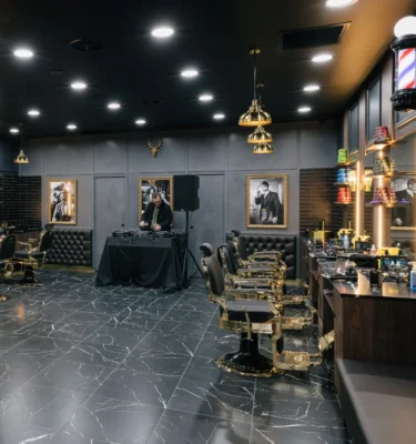 Barber shop cao cấp Hòa Xuân